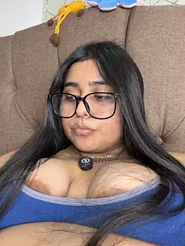 Živá chatovací místnost virginbrunette99