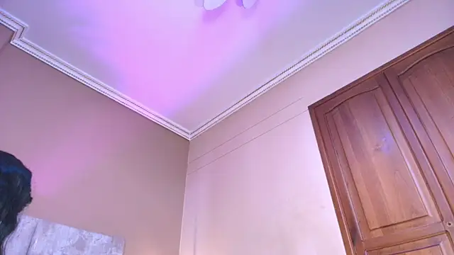 غرفة دردشة SeleneLujan المباشرة