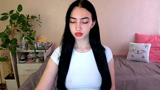 WildKittenX_'s Live Chat Room