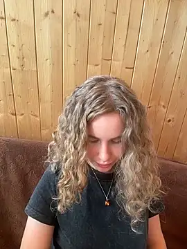 nemesidaM Live chatroom