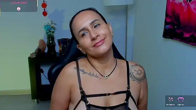 Chat soba uživo modela Sara_Charmy