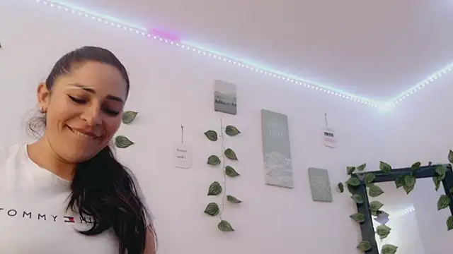 Sala de chat en directo de luna_lgomez_