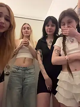 Seks show uživo modela KnockKnock- na kameri