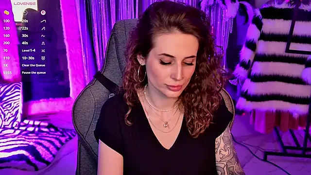 Živá chatovací místnost OliviaMcClean