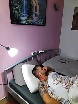 VelvetWolff Adlı Modelin Canlı Sohbet Odası
