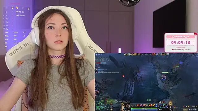 Živá chatovací místnost moleculegirl