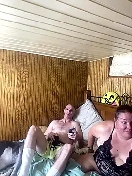 Mac_ThunderCock live-chat rom