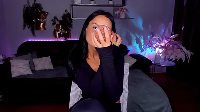 DanaSincere's Live Chat Room