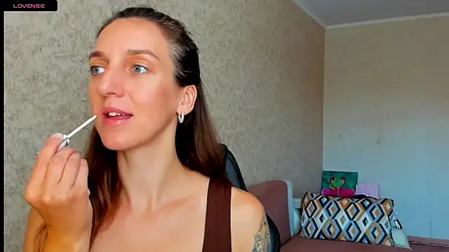 desired_zzoya – Naživo chatovacia miestnosť