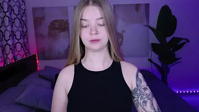 SirenaDoll élő chatszobája