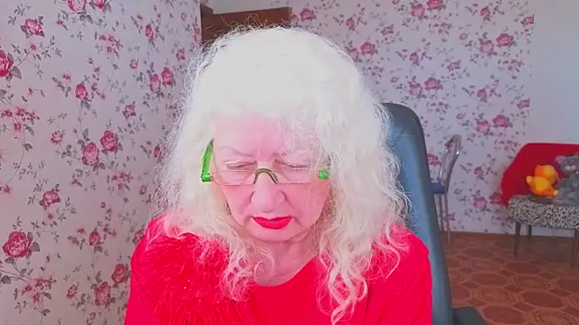 Maya_Mayflower's Live Chat Room
