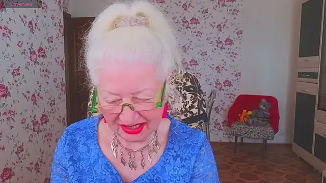 Maya_Mayflower Adlı Modelin Canlı Sohbet Odası