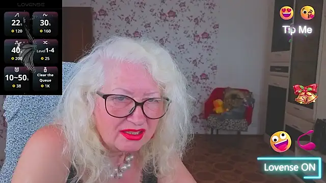 Maya_Mayflower Adlı Modelin Canlı Sohbet Odası