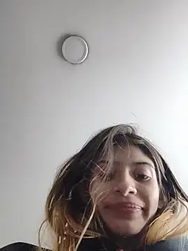 Chat soba uživo modela KratosAfroditacs