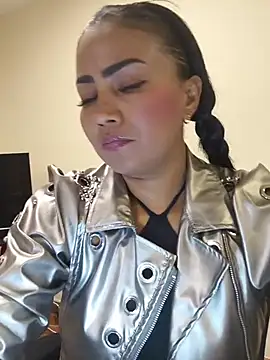 Ariana_Rodriguez: онлайн-чат