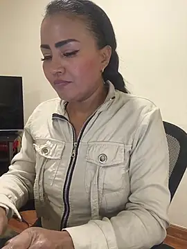 Ariana_Rodriguez – live chatrum