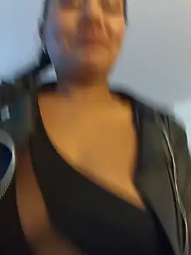Ariana_Rodriguez Live chatroom
