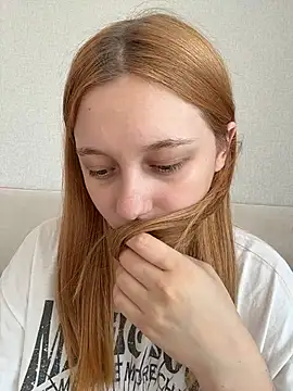Bonechka Adlı Modelin Canlı Sohbet Odası