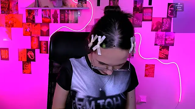 mona_cloud Live Chatraum