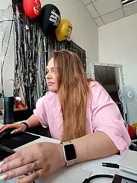 Živá chatovací místnost Juicy_PeachLux
