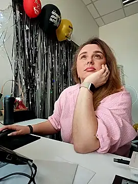 غرفة دردشة Juicy_PeachLux المباشرة