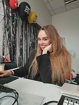 Juicy_PeachLux লাইভ চ্যাট রুম