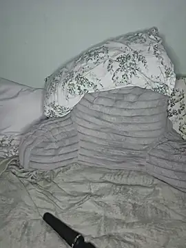 Saucy-Serenity Adlı Modelin Canlı Sohbet Odası
