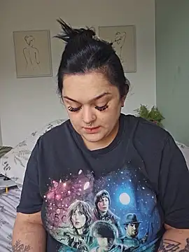 Saucy-Serenity – live chatrum