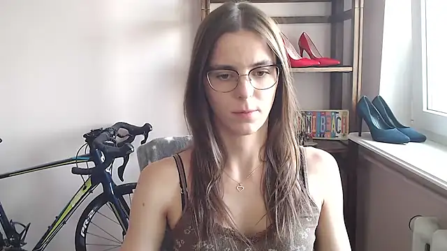 love_megi – Naživo chatovacia miestnosť