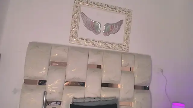 Lola_Blondie: δωμάτιο απευθείας συνομιλίας