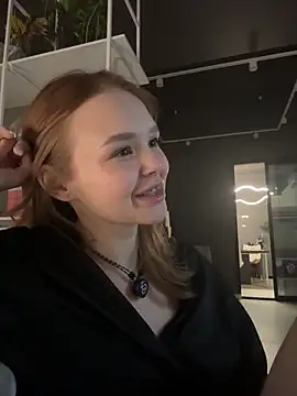 MiraBlissのライブチャットルーム