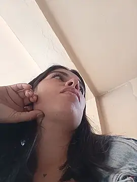Nathaly_12's Live Chat Room