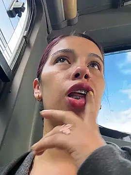 Pokój czatu na żywo – Nathaly_12