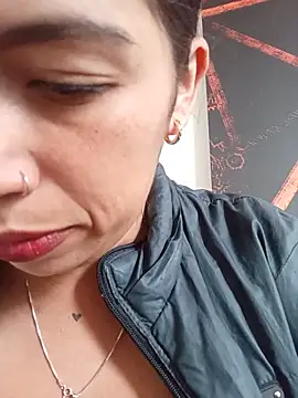 غرفة دردشة Nathaly_12 المباشرة