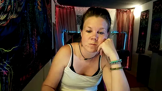 CallMeMaria Adlı Modelin Canlı Sohbet Odası