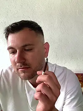 hugedickedd's Live Sex Cam Show