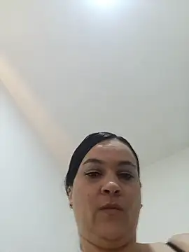 غرفة دردشة megan_milf79 المباشرة