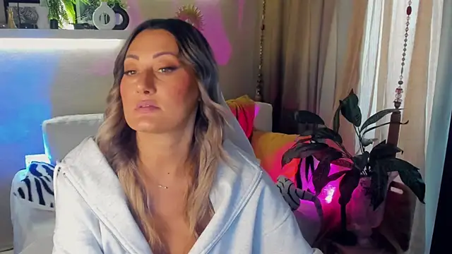 Pokój czatu na żywo – SarahAlluring
