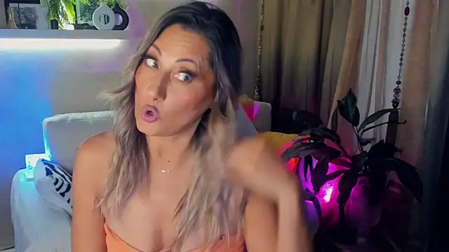SarahAlluring Live chatroom