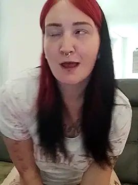 CurvyHornyTiffy – live chatrum