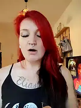 CurvyHornyTiffy live-chat rom