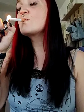 CurvyHornyTiffy Live Chatraum