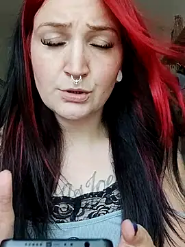 CurvyHornyTiffy's Live Chat Room
