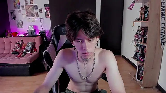 xIce_Boy's Live Chat Room