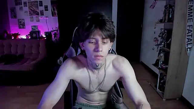 xIce_Boy Adlı Modelin Canlı Sohbet Odası