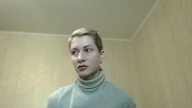 SunnyGirl-'s Live Chat Room