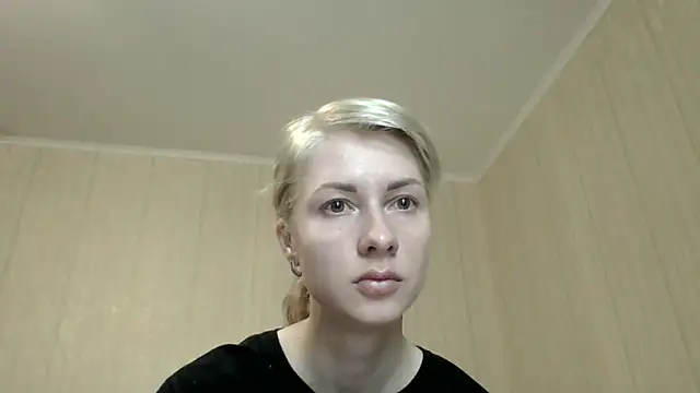 SunnyGirl-'s Live Chat Room