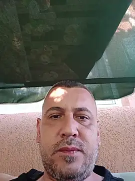Aly-john85's Live Chat Room