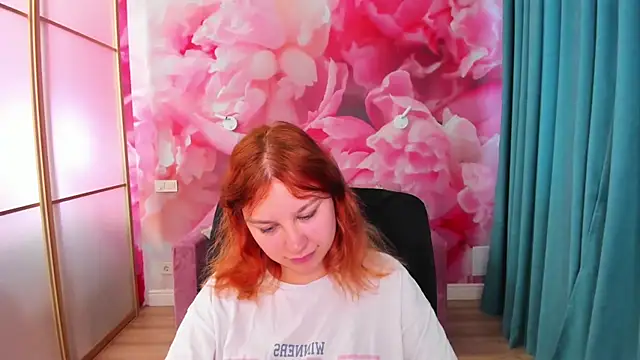 AngelinaLow Adlı Modelin Canlı Sohbet Odası