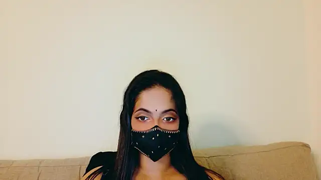 Tamil_Silky – Naživo chatovacia miestnosť